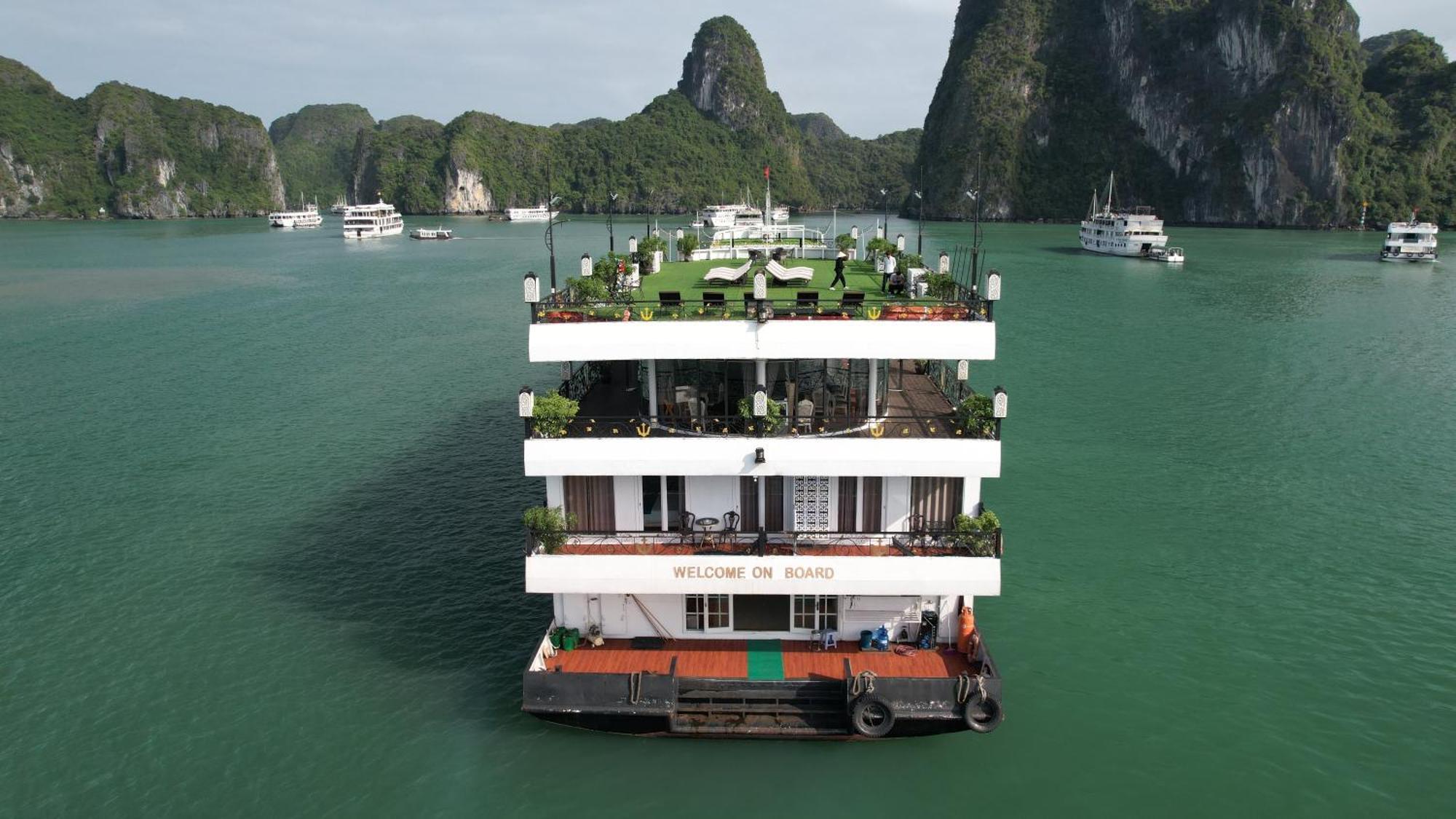 Готель Ha Long Aqua Legend Cruise Екстер'єр фото
